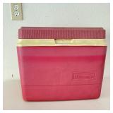 Rubbermaid Chest Model 1924 Rubbermaid Chest Model 1924