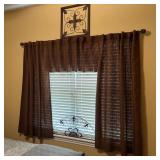 Window Drapes w/Wall Decor Lot