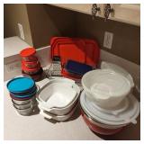 Tupperware & Baking Pans w/Lids