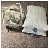 Comforter Set w/Pillows & Sheets Comforter Set w/Pillows & Sheets