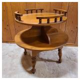 Vintage Round Maple Table Vintage Round Maple Table