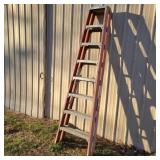10' Fiberglass Ladder 10' Fiberglass Ladder