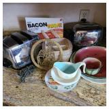 Lot w/ Toasters, Crawfish Trivet, & Watermelon Lot w/ Toasters, Crawfish Trivet, & Watermelon