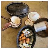 Lot w/ Splatterware Roasters & Salt & Peppers Lot w/ Splatterware Roasters & Salt & Peppers