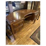 U shaped inlaid desk