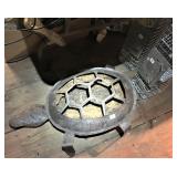 Turtle Planter, 2 small live Traps