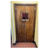 SETS SWING DOORS WITH WINDOW