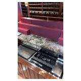 CENTER ISLAND LIQUOR STEPS