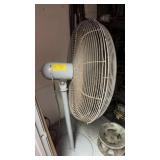 LARGE INDUSTRIAL FAN