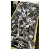 SILVERWARE 300x KNIVES, FORKS, SPOONS EACH