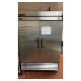 TRUE FREEZER T-49F