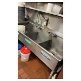 3BAY SINK WITH 2 FAUCETS