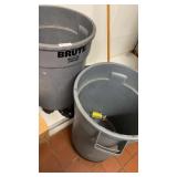 BRUTE TRASH CANS
