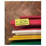 ASSORTED CUTTING BOARDS AND 1 STAND