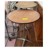 ROUND MODULAR COCKTAIL TABLES