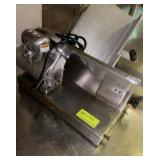 GLOBE SLICER WITH SHARPENER