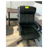 EXECUTIVE CHAIR