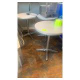 24 inch round tables