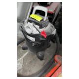 SMALL SHOP VAC
