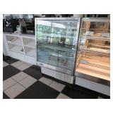 FEDERAL REFRIGERATED DISPLAY BAKERY CASE