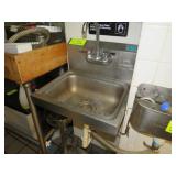 WALL MOUNT HAND SINK