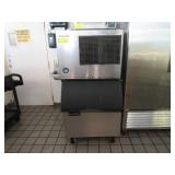 HOSHIZAKI ICE MACHINE WITH BIN