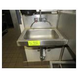 WALL MOUNT HAND SINK