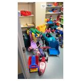 CONTENTS OF ROOM YOUNG CHILDREN TOYS