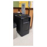 LARGE PAILS W/ TRAY HOLDER