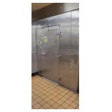 3 COMPARTMENT  WALK IN