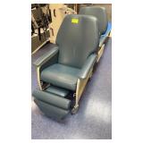 WIDE RECLINERS ON WHEELS