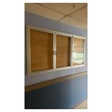 LOCKING BULLETIN BOARD