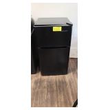 MINI REFRIGERATOR/ FREEZER