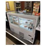 MARCHIA 5 FT WHITE REFRIGERATED SHOW CASE