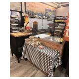 WOODEN SHELF / STAND W SNEEZE GUARD SS BOWL