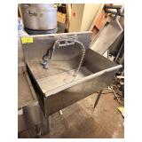 SS WASH STATION