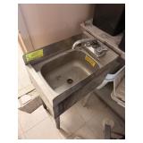SS UNDERCOUNTER HAND SINK