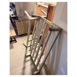 DUNNAGE RACKS