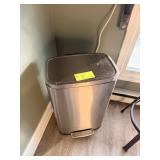 TRASH PALE
