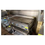 Globe Stainless Steel Gas Griddle