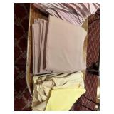 ASSORTED LINEN - TABLE CLOTH / NAPKINS