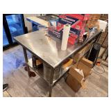 SS WORK TABLE W UNDERSHELF