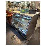 Universal Coolers Straight Glass Refrigerated