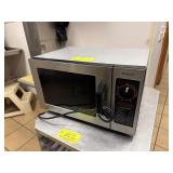 MICROWAVE OVEN