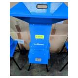 LANDWORKS MULCHER AND SHREDDER