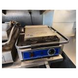 Globe Commercial Panini Grill