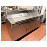 AVANTCO SALAD PREP TABLE REFRIGERATOR -