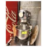 AVANTCO MC20 -  20QT MIXER