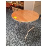 Small Round Wooden Folding Banquet Table