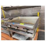 Commercial Gas Griddle With Three Burners